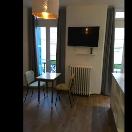 Happy - 9 Min Sanctuaires - Renove & Equipe - 3 Couchages Apartment *